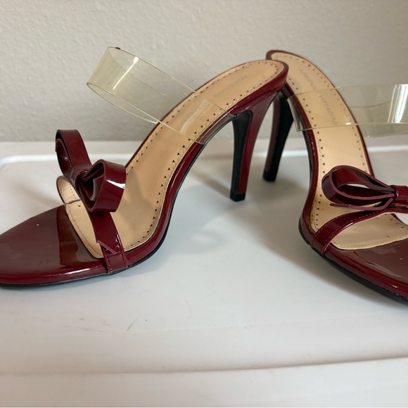 Adrienne Vittadini Burgundy Heels with Bow Accent - Picture 2 of 3